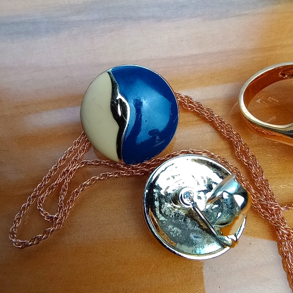 Patriotic Jewelry Lot Sarah Cov Pendant Necklace, Clips, Blue Chalcedony Ring - Picture 4 of 8